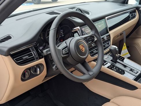 New 2026 Porsche Macan AWD/4WD image 4