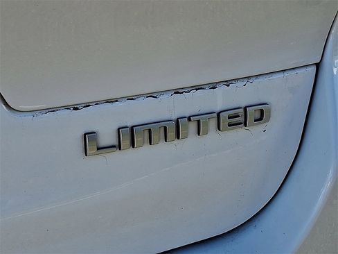 Used 2024 Jeep Grand Cherokee L Limited w/ Luxury Tech Group II image 30