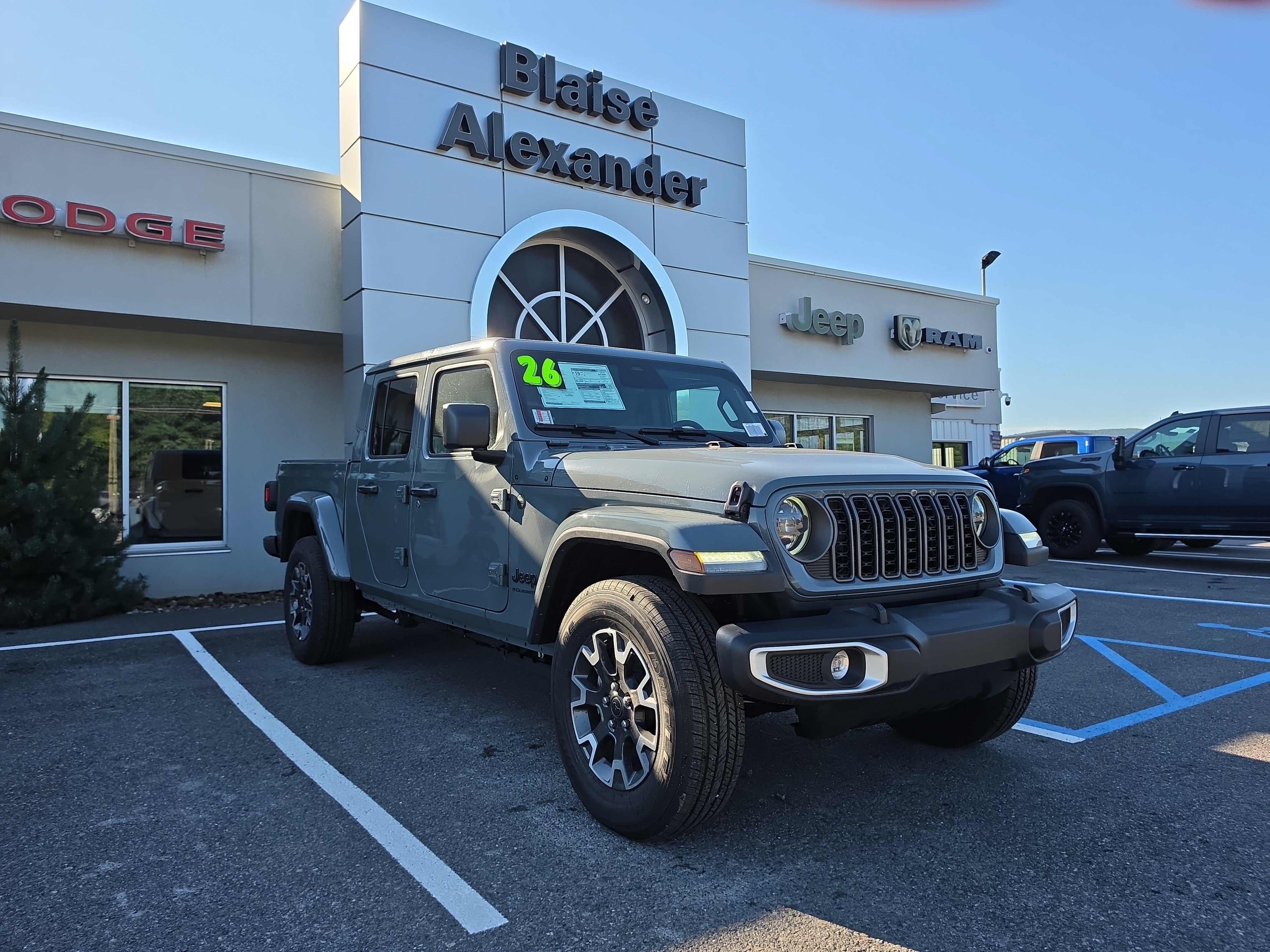 New 2026 Jeep Gladiator Sport AWD/4WD image 1