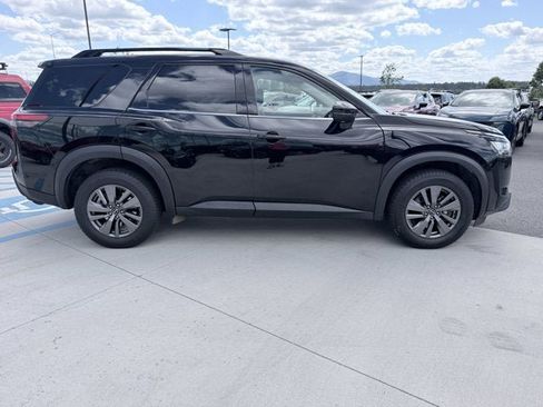 Certified 2022 Nissan Pathfinder SV AWD/4WD image 5