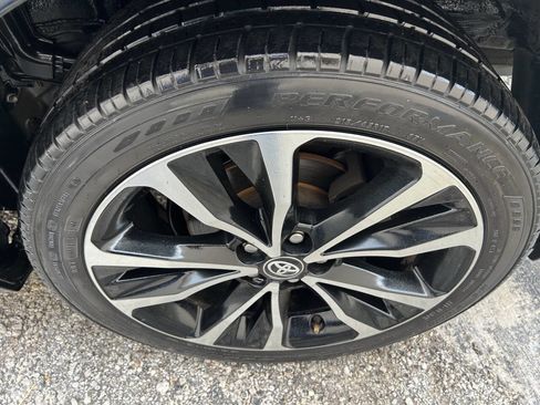 Used 2018 Toyota Corolla SE FWD image 22