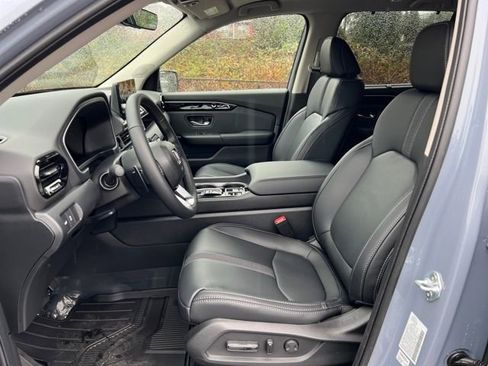 New 2025 Honda Pilot Touring image 15
