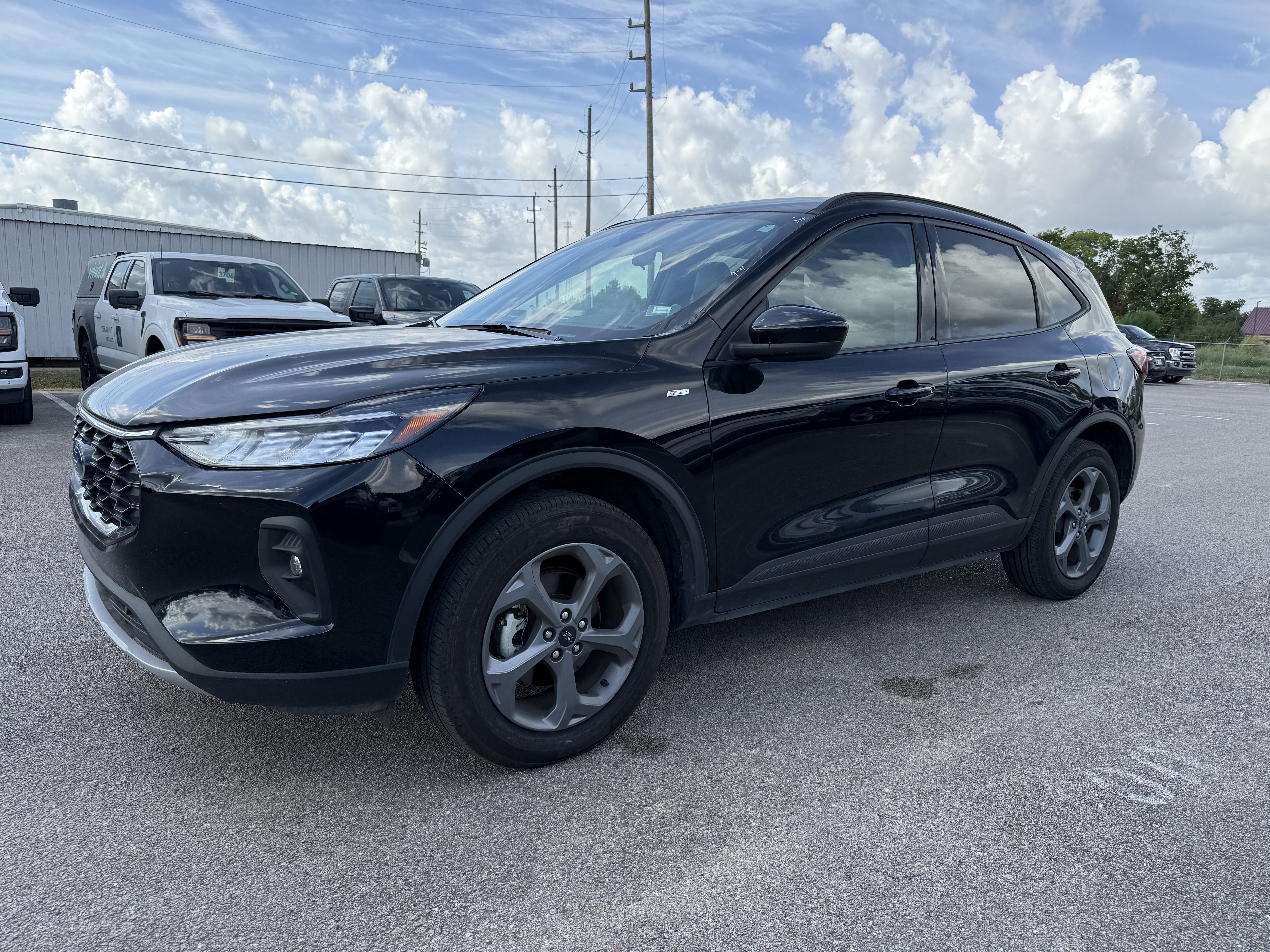 Used 2025 Ford Escape ST-Line Select AWD/4WD image 4