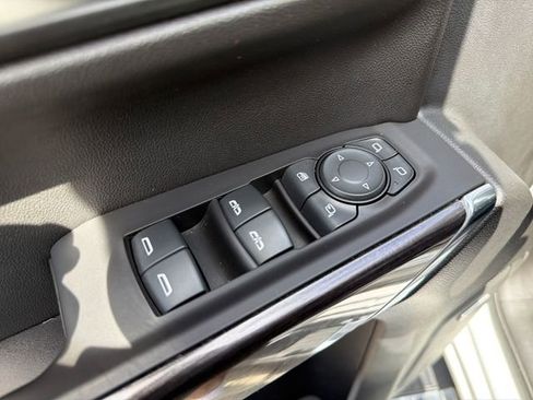 Used 2020 Chevrolet Silverado 1500 LTZ w/ LTZ Premium Package image 17