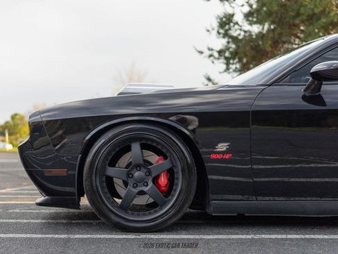 Used 2009 Dodge Challenger SRT8 w/ SRT Option Group II image 4