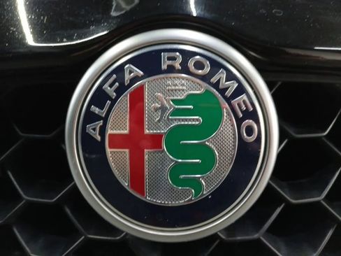 Used 2019 Alfa Romeo Giulia Ti Sport w/ Quick Order Package 22U Sport RWD image 50