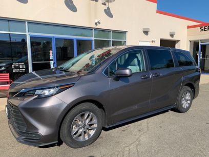 Used 2022 Toyota Sienna LE