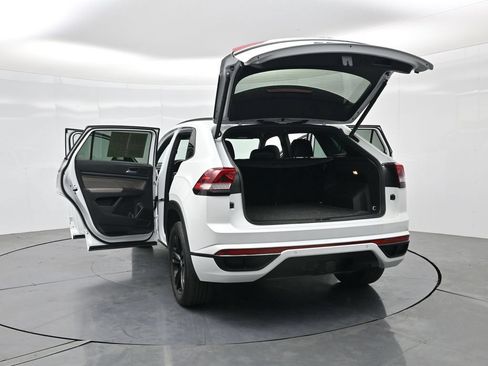 Used 2023 Volkswagen Atlas Cross Sport SEL R-Line AWD/4WD image 4