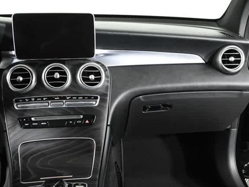 Used 2018 Mercedes-Benz GLC 300 4MATIC image 16