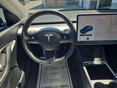 Used 2022 Tesla Model Y Long Range AWD/4WD image 12