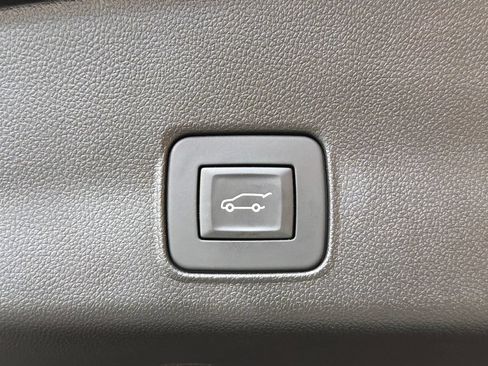 Used 2025 Chevrolet TrailBlazer RS w/ Convenience Package FWD image 34