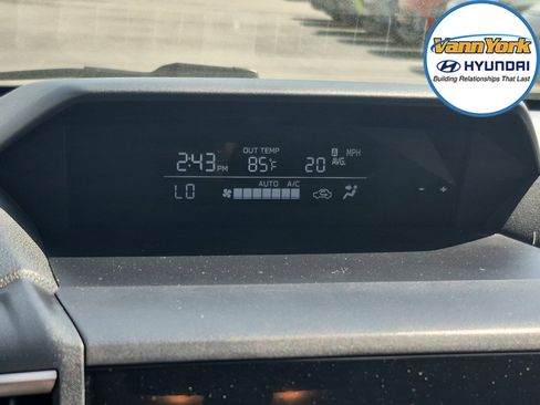 Used 2023 Subaru Crosstrek 2.0i image 29