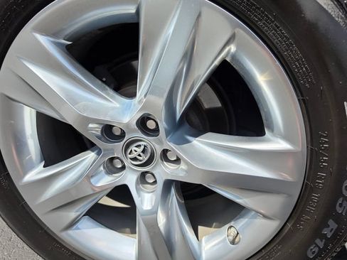 Used 2018 Toyota Highlander Limited AWD/4WD image 7