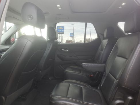 Used 2021 Chevrolet Traverse LT w/ LT Premium Package image 12