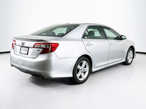 Used 2012 Toyota Camry SE w/ Convenience Pkg FWD image 9