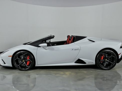 Used 2023 Lamborghini Huracan EVO RWD image 7