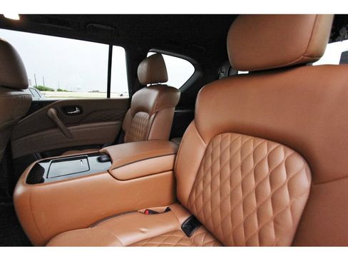 Used 2024 INFINITI QX80 Sensory AWD/4WD image 32