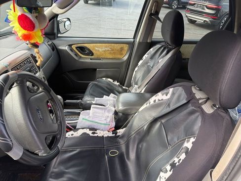 Used 2005 Ford Escape XLT image 7