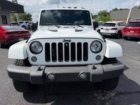 Used 2015 Jeep Wrangler Unlimited Sahara AWD/4WD image 3