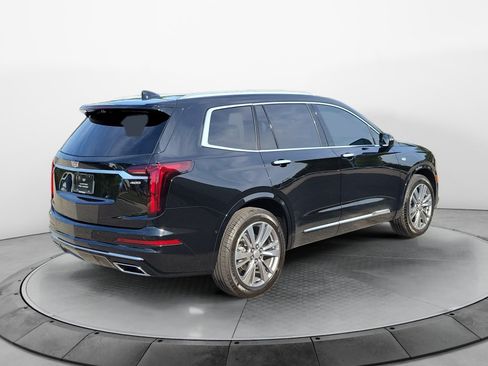 Used 2025 Cadillac XT6 Premium Luxury w/ Technology Package FWD image 7