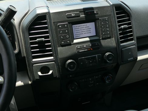 Used 2018 Ford F150 XL w/ Equipment Group 101A Mid RWD image 19