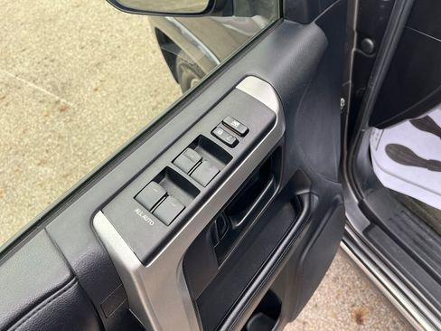 Used 2013 Toyota 4Runner Limited image 12