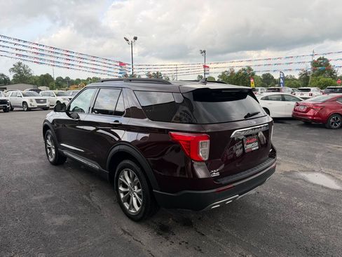 Used 2023 Ford Explorer XLT w/ Equipment Group 202A AWD/4WD image 8