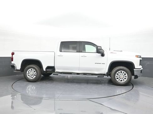 Used 2024 Chevrolet Silverado 2500 LT AWD/4WD image 18