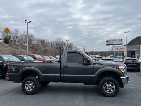 Used 2016 Ford F250 XL w/ XL Appearance Package image 4