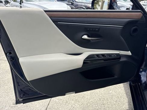 Used 2025 Lexus ES 350 w/ Premium Package FWD image 13