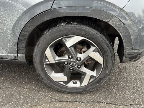 Used 2023 Hyundai Venue Limited w/ Cargo Package image 10