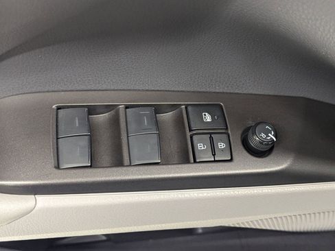 Used 2023 Toyota Camry LE image 18