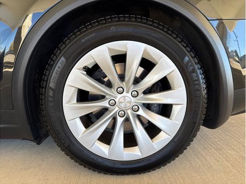 Used 2016 Tesla Model X 90D image 25