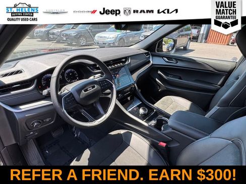 Certified 2025 Jeep Grand Cherokee Altitude AWD/4WD image 14