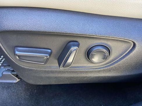 Used 2025 Toyota Grand Highlander XLE image 16