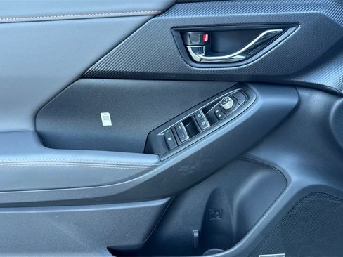 New 2025 Subaru Crosstrek 2.5i Limited w/ Crosstrek Mirror Package image 13