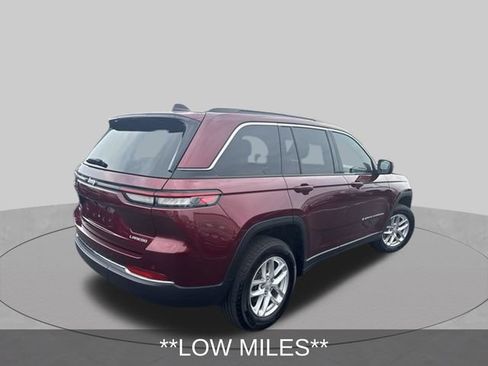 Used 2025 Jeep Grand Cherokee Laredo X AWD/4WD image 4