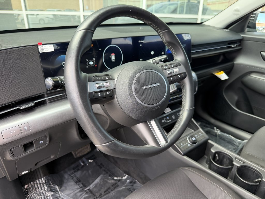 Used 2025 Hyundai Kona SEL FWD image 30