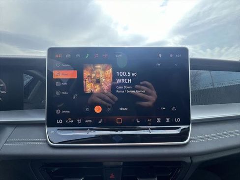 New 2026 Volkswagen Tiguan SE AWD/4WD image 16