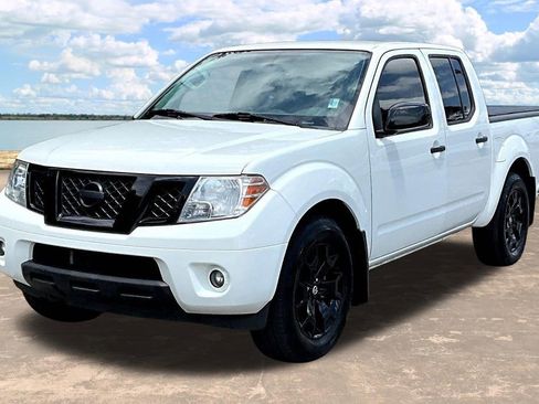 Used 2021 Nissan Frontier SV w/ Midnight Edition Floor Mats AWD/4WD image 4