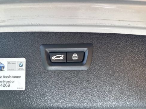 Used 2017 BMW 330i xDrive Wagon AWD/4WD image 7