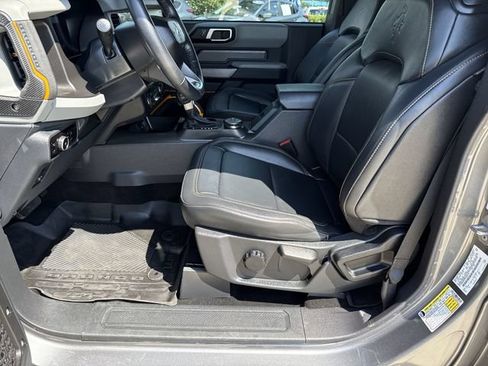 Used 2023 Ford Bronco Badlands w/ Sasquatch Package AWD/4WD image 17