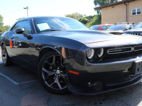 Used 2021 Dodge Challenger R/T image 9