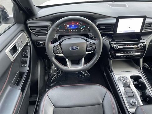 Used 2023 Ford Explorer ST-Line w/ Class IV Trailer Tow Package image 9