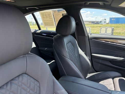 Used 2023 BMW 540i w/ M Sport Package RWD image 26