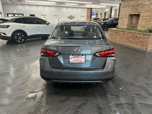 Used 2021 Nissan Versa SV image 6