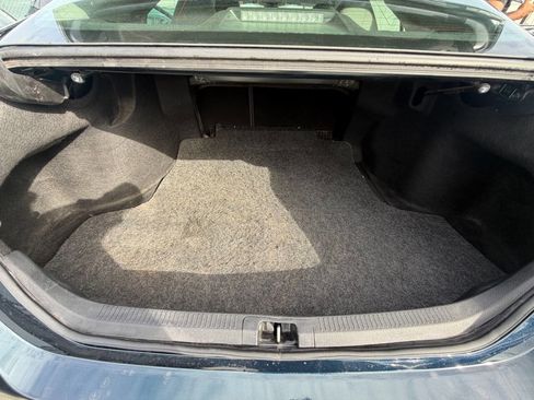 Used 2019 Toyota Camry SE FWD image 16