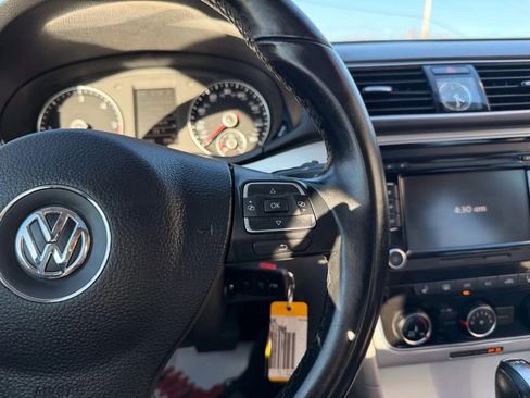 Used 2013 Volkswagen Passat TDI SE FWD image 17
