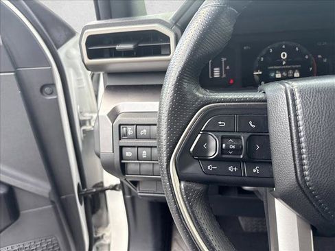Used 2025 Toyota 4Runner SR5 AWD/4WD image 18