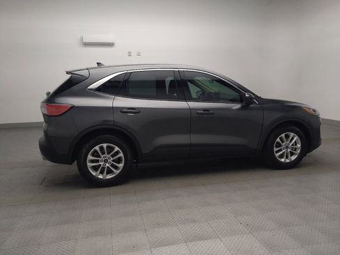 Used 2020 Ford Escape SE image 10